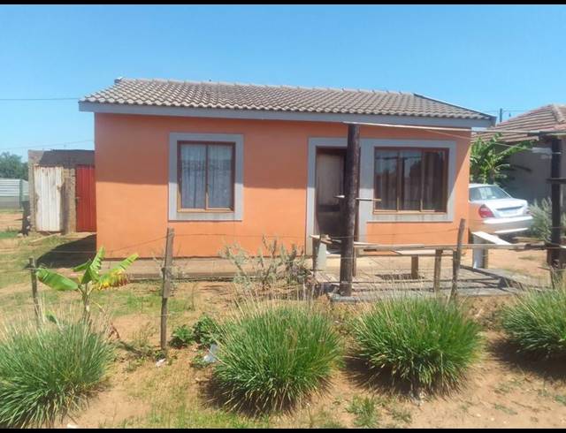 2 BEDROOM HOUSE FOR SALE IN DAVEYTON CENTRAL